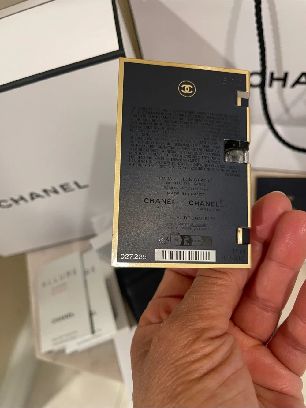 CHANEL Men’s Black Wallet & White Gift Presentation Set with Navy Accents